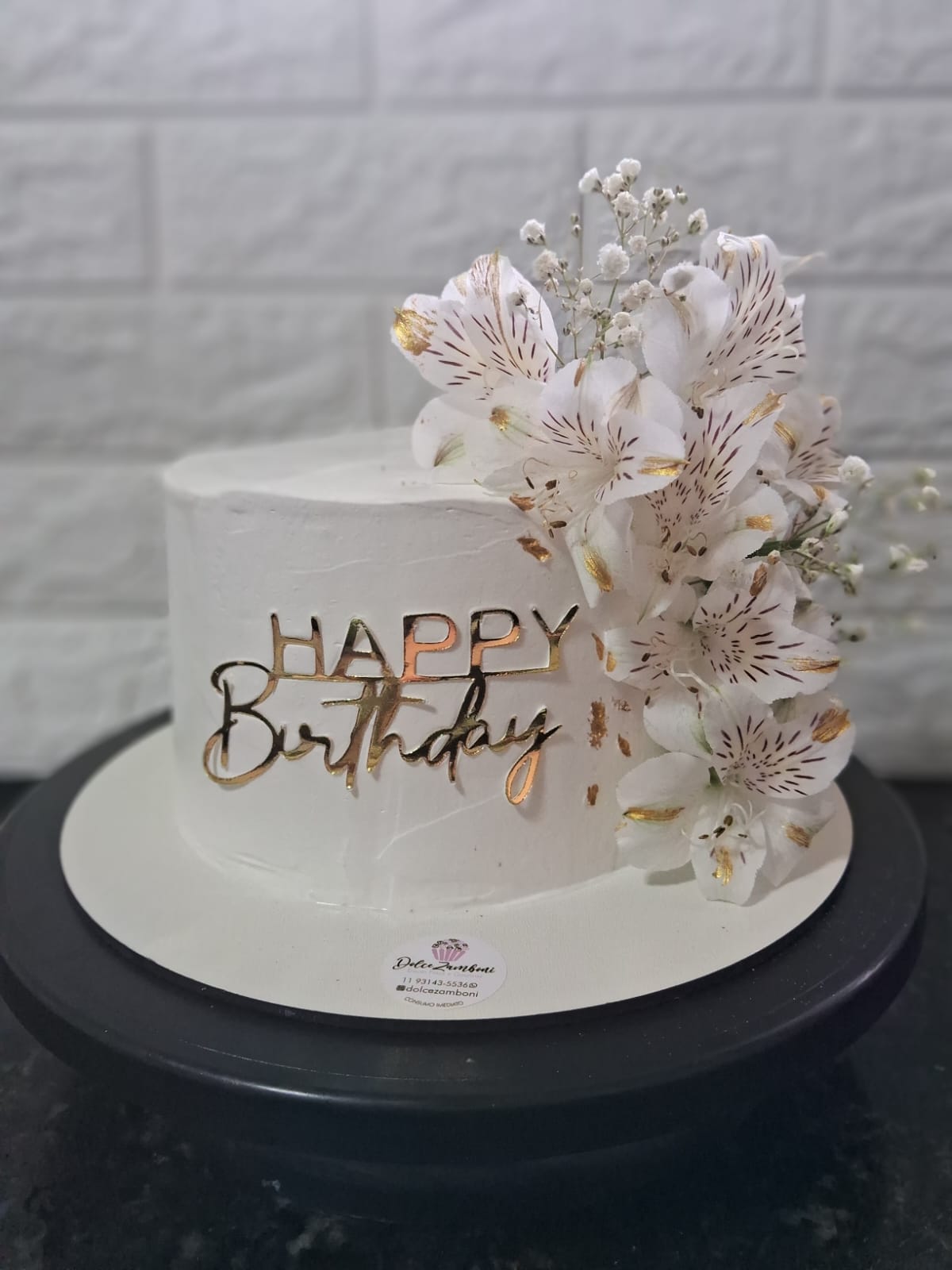 Bolo branco floral